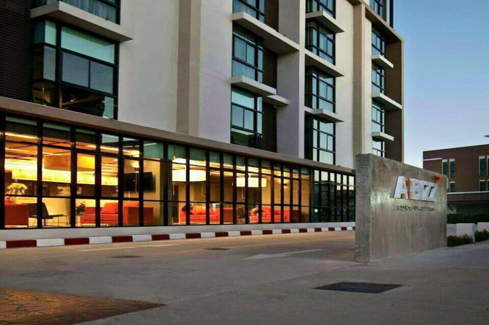 Abizz Hotel Lampang Airport Luaran gambar